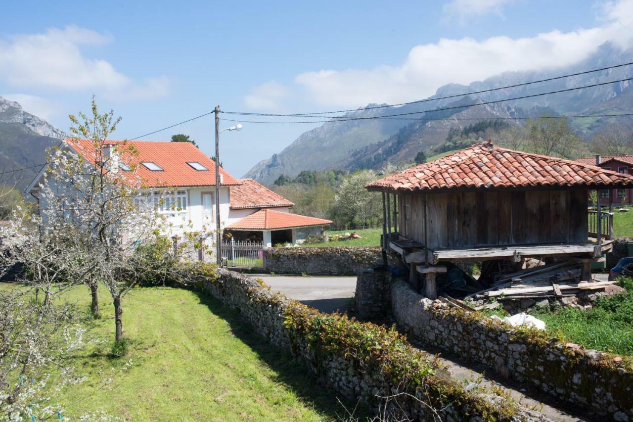 Los Candiles Onís Екстериор снимка